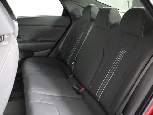 Certified 2023 Hyundai Elantra SEL w/ Convenience Package image 19