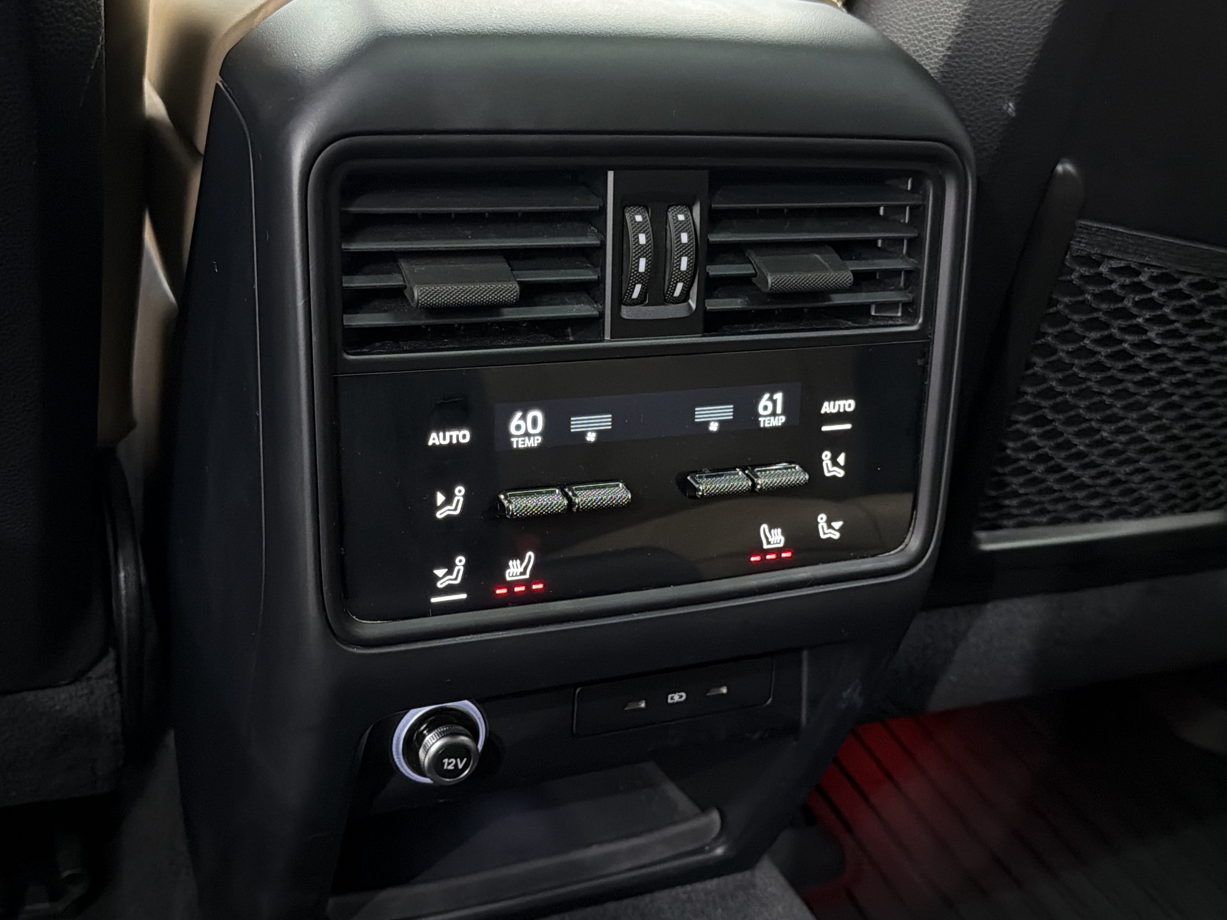 Certified 2024 Porsche Cayenne Coupe AWD/4WD image 20