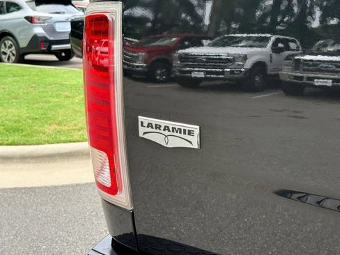 Used 2018 RAM 1500 Laramie w/ Convenience Group AWD/4WD image 11