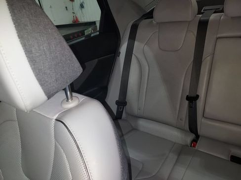Used 2024 Hyundai Elantra Limited FWD image 12