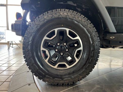 Used 2015 Jeep Wrangler Unlimited Rubicon AWD/4WD image 35