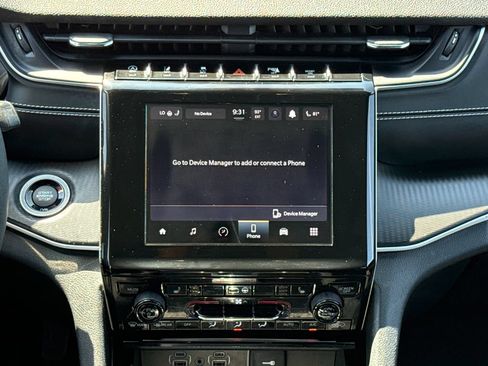 Used 2023 Jeep Grand Cherokee Altitude RWD image 12