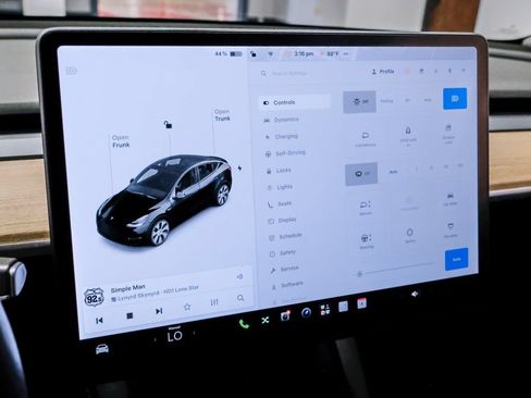 Used 2021 Tesla Model Y AWD image 27