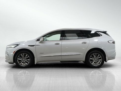 Used 2023 Buick Enclave Avenir image 2