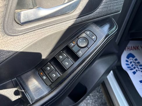 Used 2023 Nissan Rogue SV FWD image 11