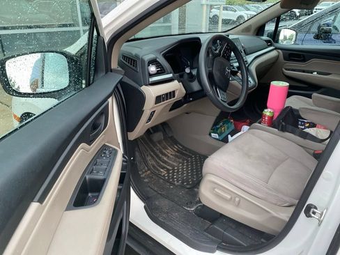Used 2018 Honda Odyssey LX image 9