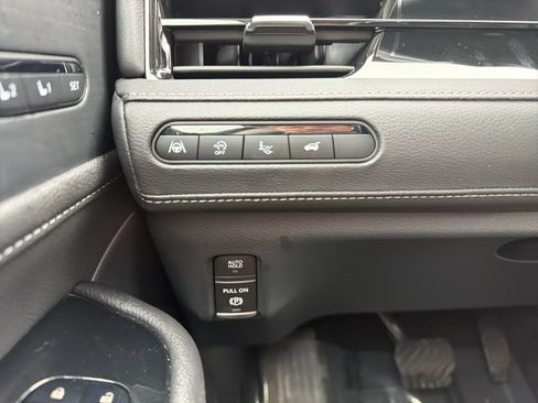Used 2025 INFINITI QX80 Sensory AWD/4WD image 17