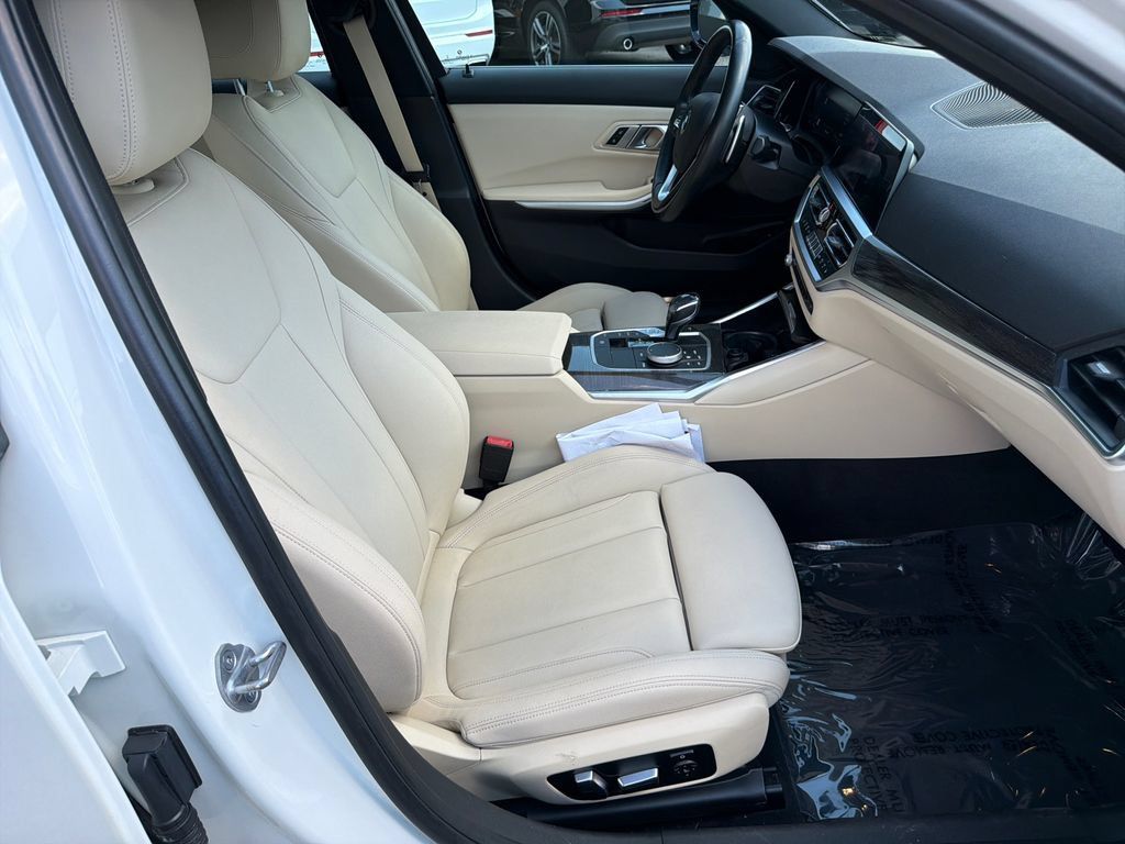 Used 2021 BMW 330i Sedan w/ Convenience Package RWD image 13