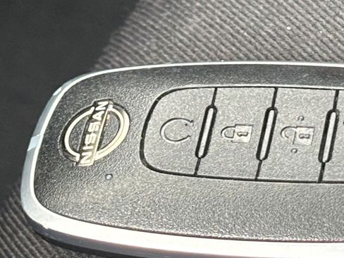 Used 2025 Nissan Pathfinder SV FWD image 27