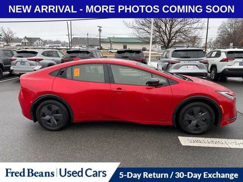Used 2023 Toyota Prius LE image 2