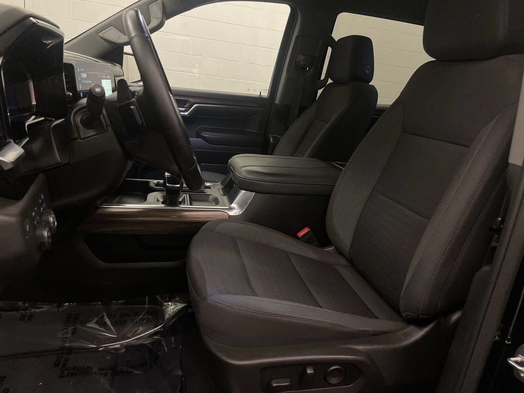 Used 2024 Chevrolet Silverado 1500 RST AWD/4WD image 13