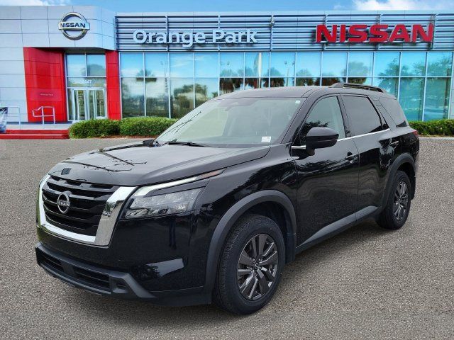 Used 2024 Nissan Pathfinder SV FWD image 4