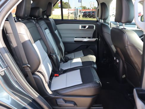 Used 2024 Ford Explorer XLT w/ Equipment Group 202A AWD/4WD image 13