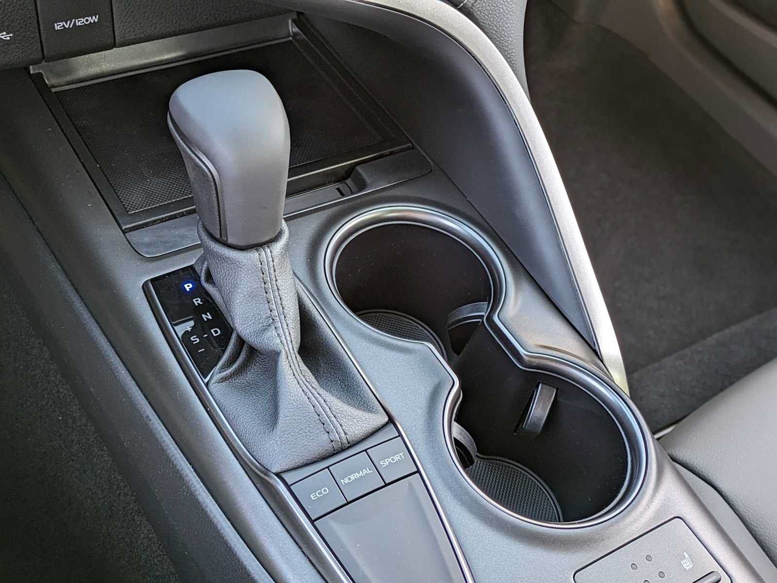 Used 2024 Toyota Camry SE w/ Cold Weather Package FWD image 23