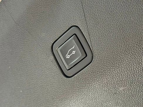 Used 2023 Chevrolet Tahoe Premier w/ Premium Package 2 AWD/4WD image 30