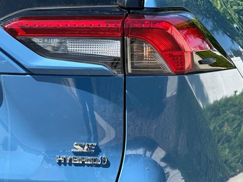 Used 2022 Toyota RAV4 SE w/ Convenience Package AWD/4WD image 26