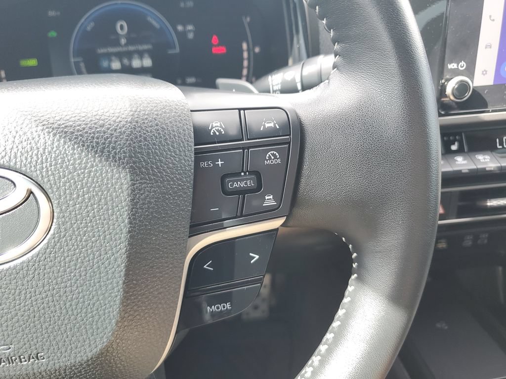Used 2025 Toyota Camry SE w/ Convenience Package FWD image 20