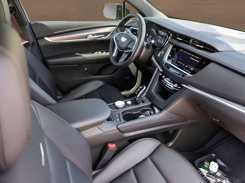 Used 2024 Cadillac XT5 Luxury FWD image 30