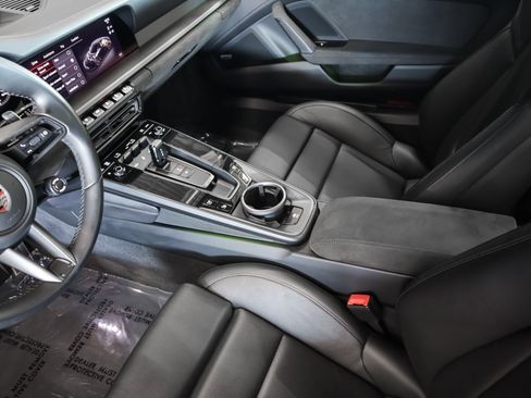 Used 2024 Porsche 911 Carrera GTS image 18