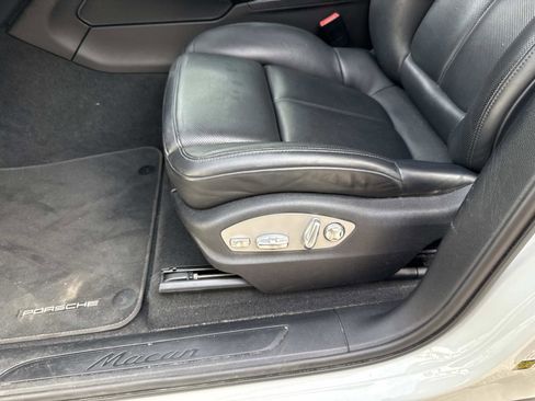Certified 2022 Porsche Macan image 27