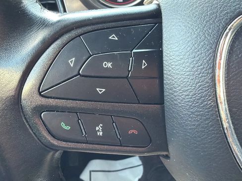 Used 2022 Dodge Challenger SXT RWD image 12