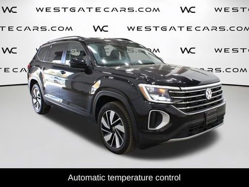 Used 2024 Volkswagen Atlas SE image 2