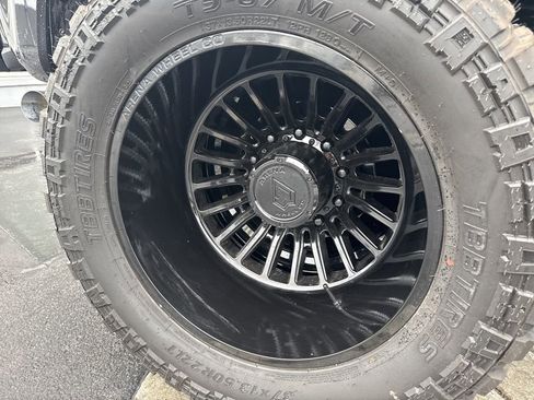 Used 2026 Ford F450 Platinum w/ FX4 Off-Road Package image 10