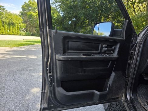 Used 2016 RAM 2500 Tradesman w/ Chrome Appearance Group AWD/4WD image 12