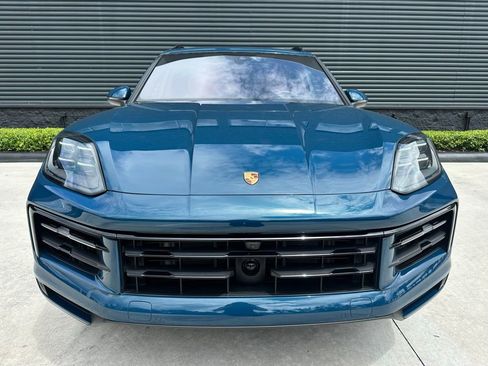 Certified 2025 Porsche Cayenne E-Hybrid AWD/4WD image 8