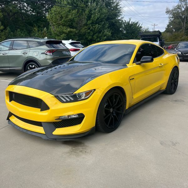 Used 2018 Ford Mustang Shelby GT350 w/ Convenience Package RWD image 3