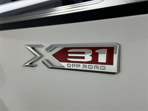 Used 2025 GMC Sierra 2500 SLT w/ SLT Premium Package image 33