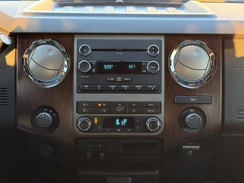 Used 2012 Ford F250 Lariat w/ Lariat Interior Pkg image 23