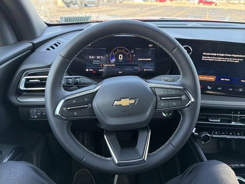 New 2026 Chevrolet Traverse LT image 13