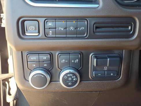 Used 2021 GMC Yukon SLT w/ SLT Luxury Plus Package image 21