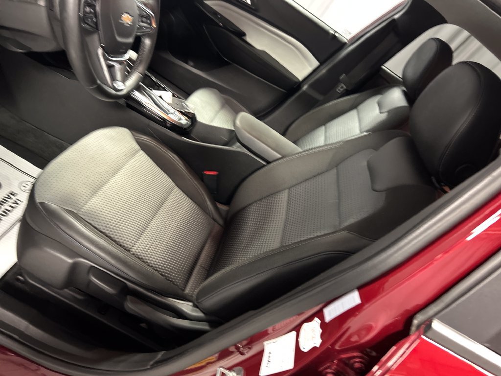 Used 2025 Chevrolet Trax LT w/ LT Convenience Package FWD image 10