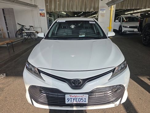 Used 2018 Toyota Camry LE FWD image 2