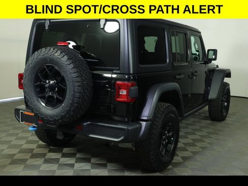 Used 2024 Jeep Wrangler Unlimited AWD/4WD image 10