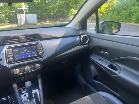 Used 2025 Nissan Versa SV FWD image 30