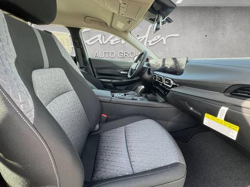 New 2026 Nissan Sentra SV w/ SV Convenience Package FWD image 25