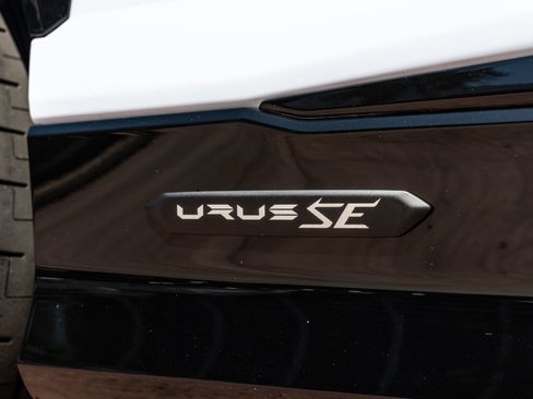 Used 2026 Lamborghini Urus SE AWD/4WD image 24