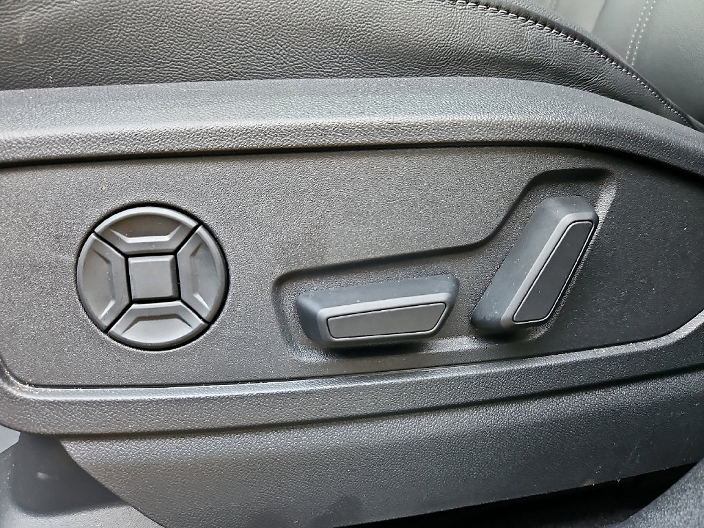 Used 2025 Audi Q5 Premium Plus AWD/4WD image 28