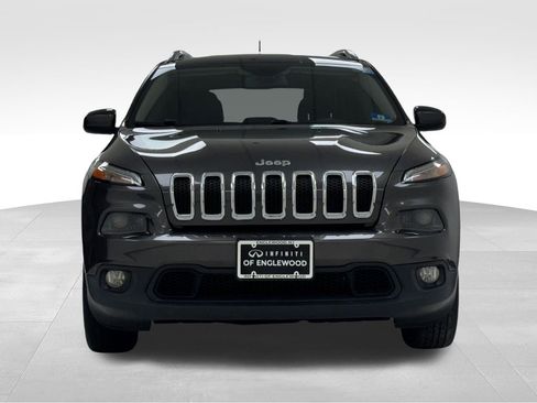 Used 2018 Jeep Cherokee Latitude Plus image 2