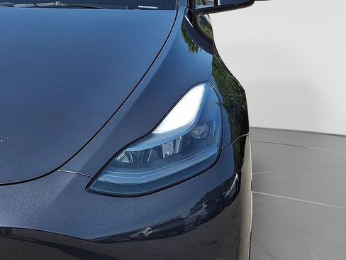 Used 2024 Tesla Model Y Long Range AWD/4WD image 11