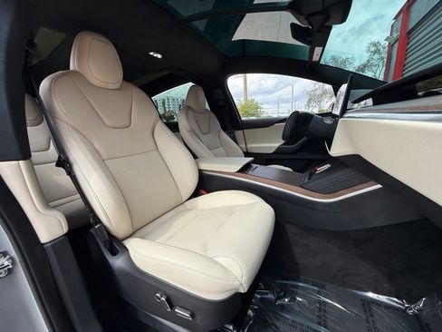 Used 2024 Tesla Model X image 13