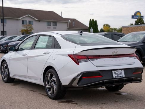 New 2025 Hyundai Elantra Sport image 5