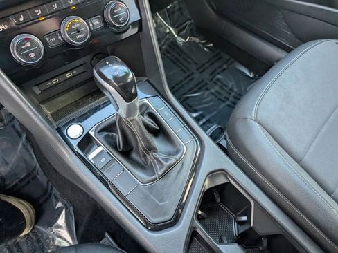 Used 2024 Volkswagen Taos SE image 17