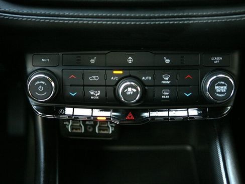 Used 2022 Dodge Durango GT RWD image 26