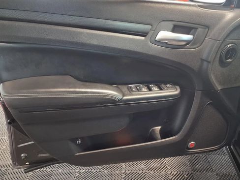 Used 2016 Chrysler 300 S image 15