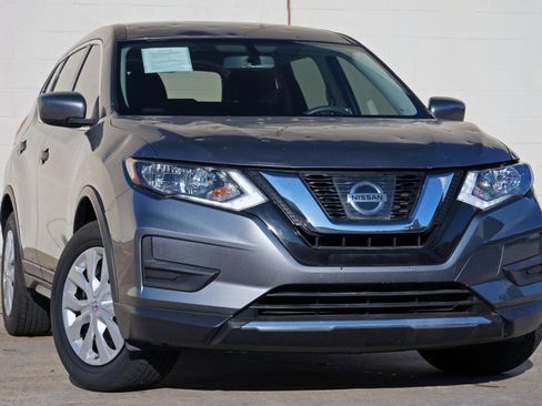 Used 2017 Nissan Rogue S AWD/4WD image 2