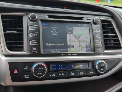Used 2018 Toyota Highlander Limited Platinum AWD/4WD image 28